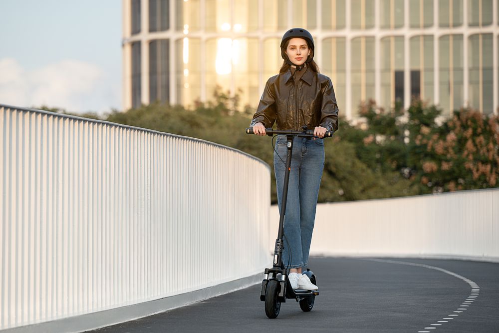 Segway Ninebot Kickscooter F2 II Electric Scooter [051201AA]